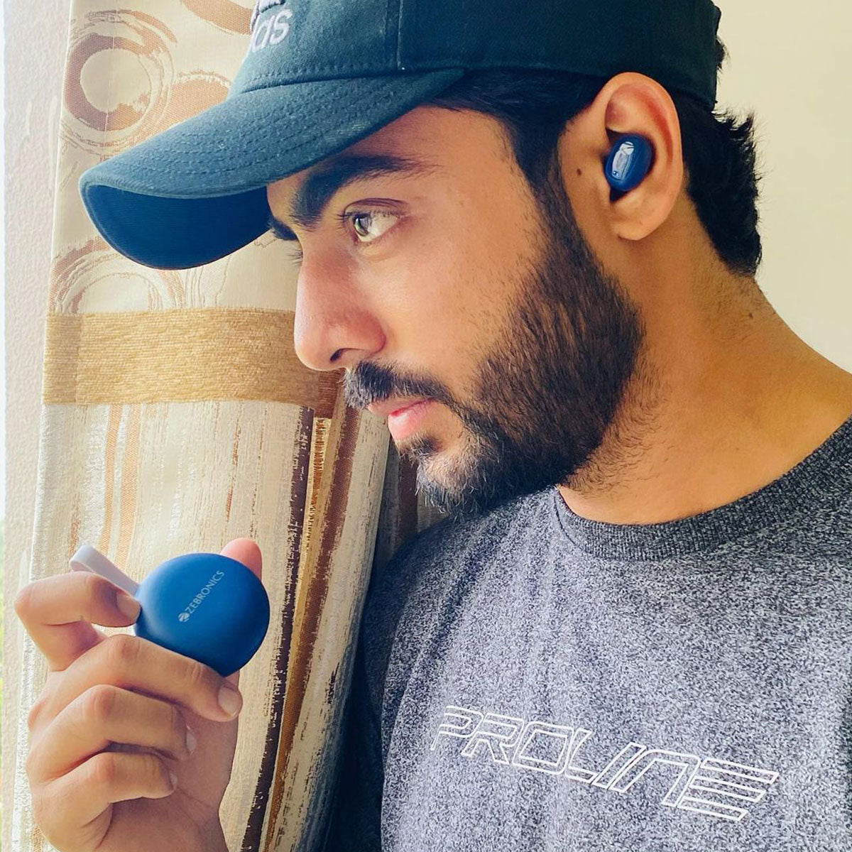 Zeb-Sound Bomb 1 - Wireless Earbuds - Zebronics